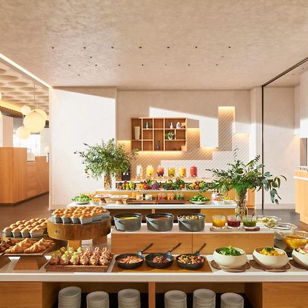 Omo7 Osaka By Hoshino Resorts Экстерьер фото The buffet at the lounge